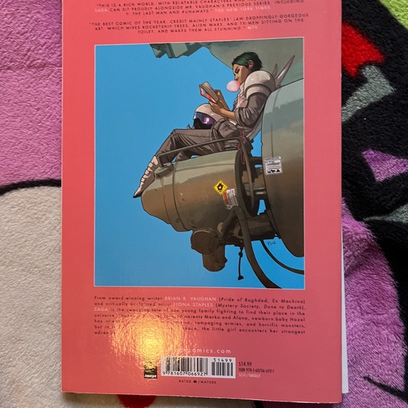 GRAPHIC NOVEL LOT- SAGA VOLUME 1-5 - Picture 3 of 6